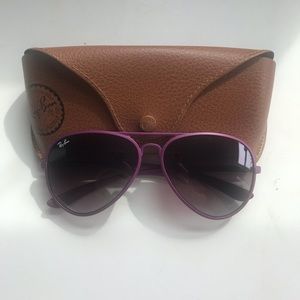 Ray Ban Aviator Liteforce. RB4180.